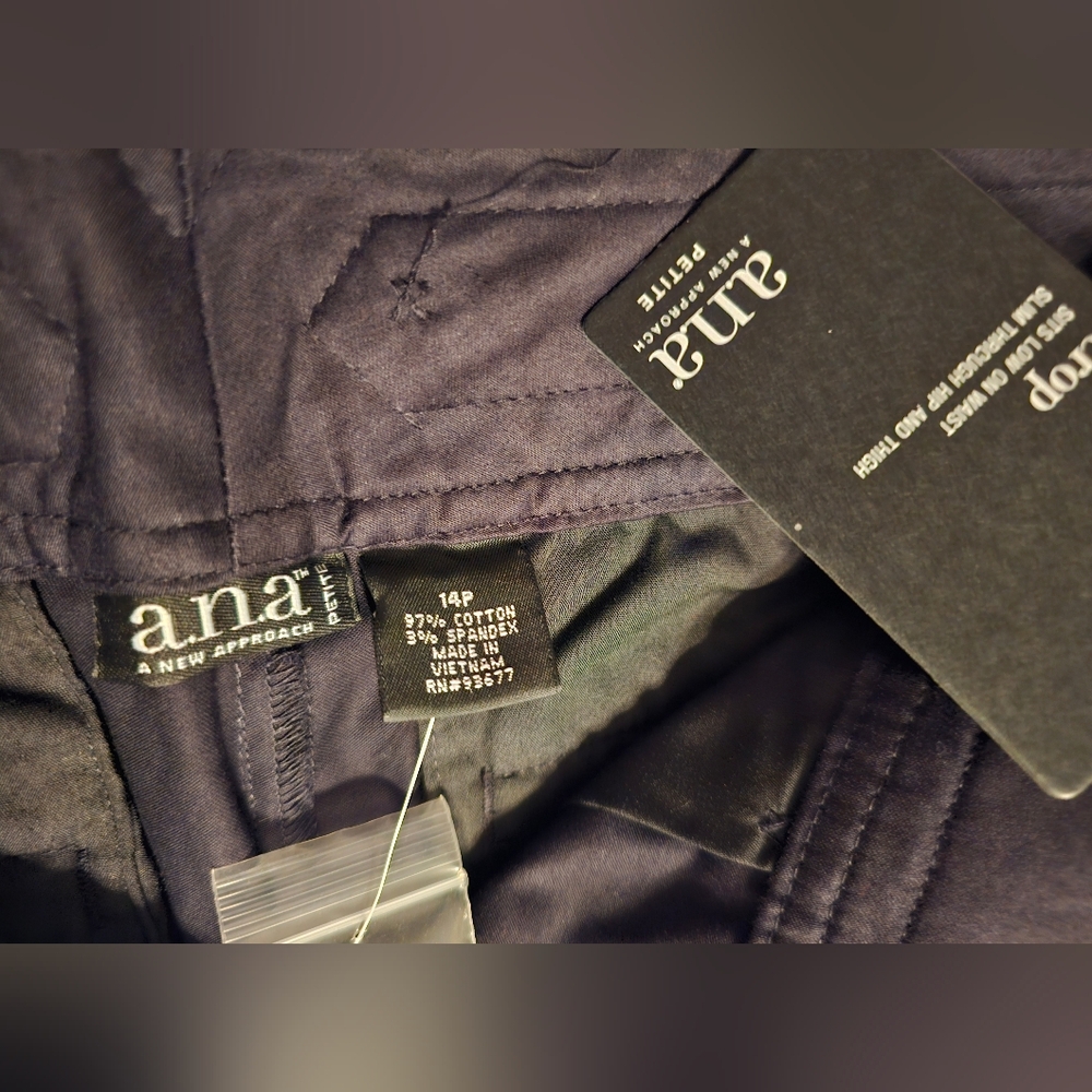 a.n.a Women's Black  Capris